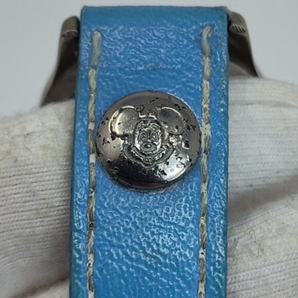 Rare Vintage Minnie Mouse Holding Teddy Bear Watch - Picture 6 of 12